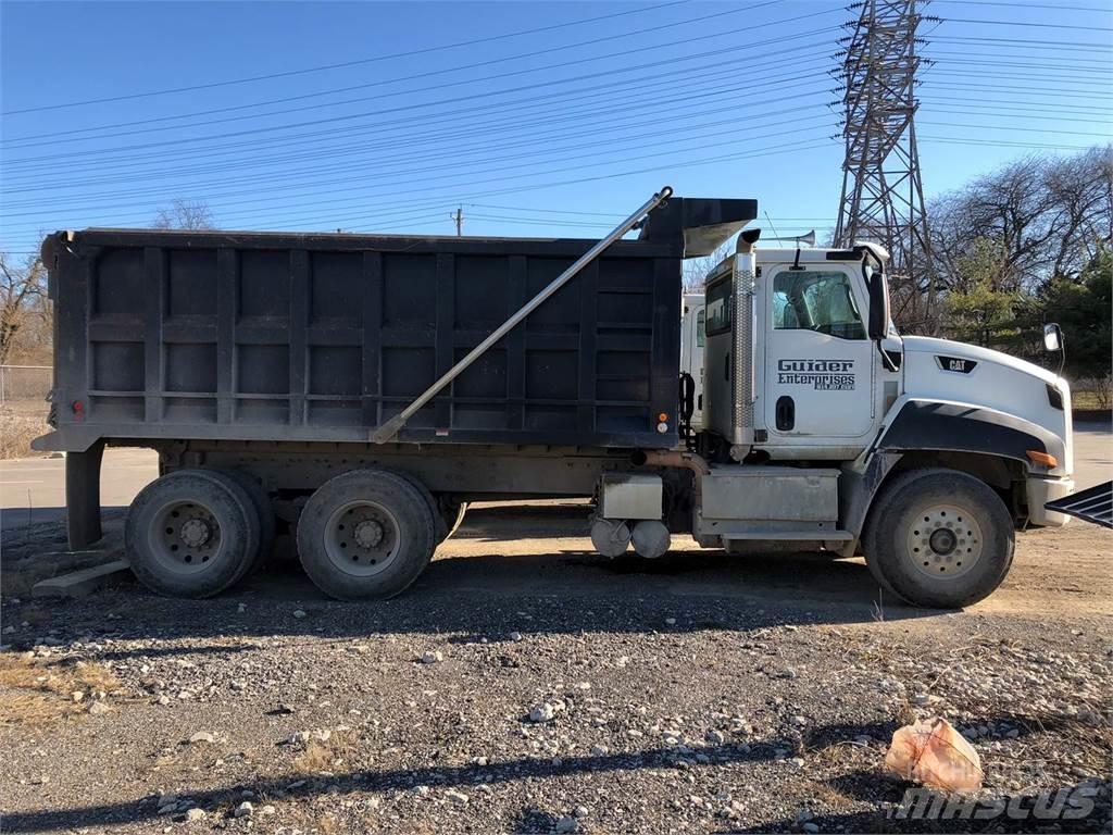 CAT CT660 Sora- ja kippiautot