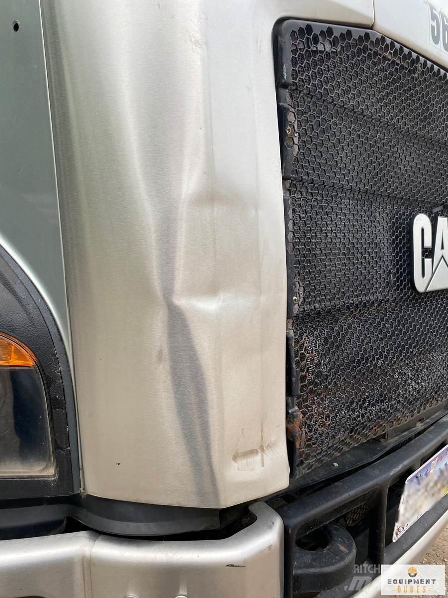 CAT CT660 Sora- ja kippiautot
