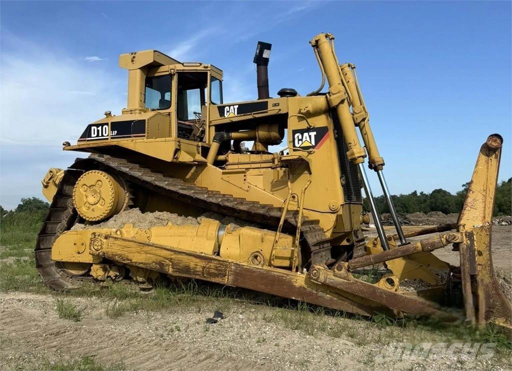 CAT D10 Telaketjupuskutraktorit