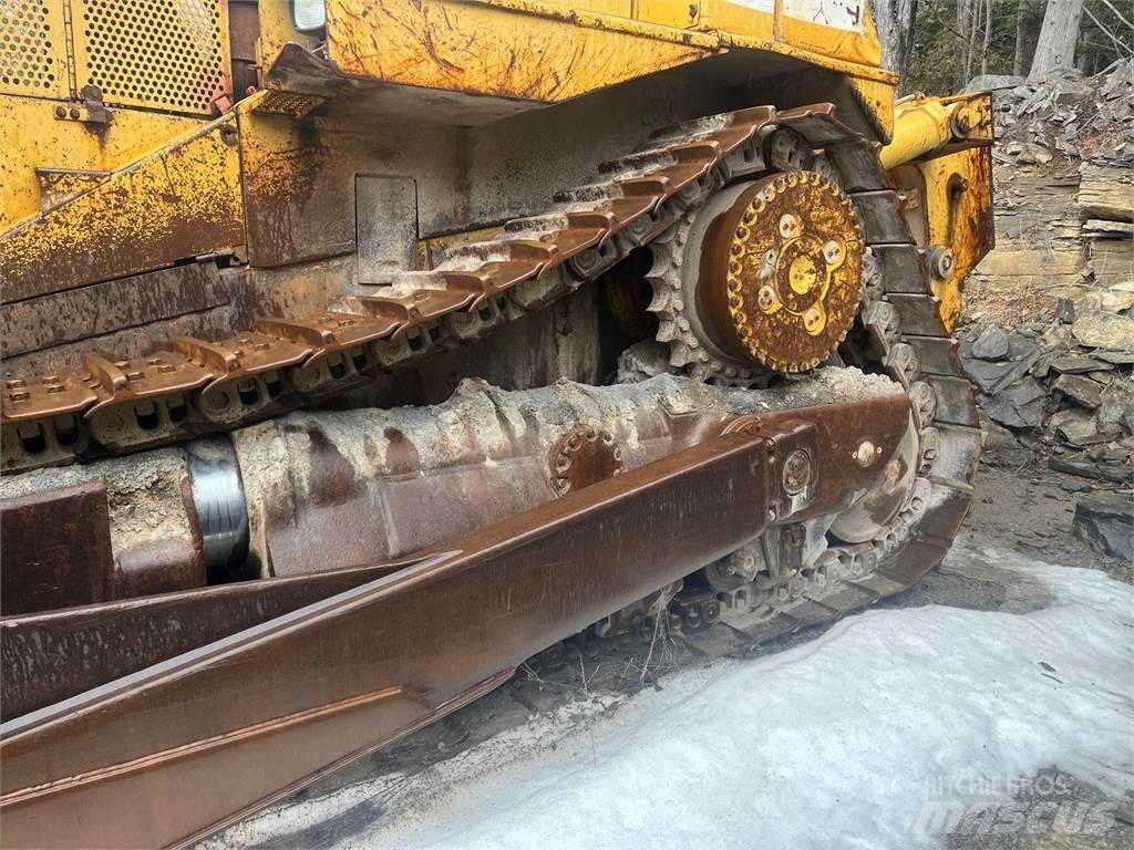 CAT D10N Telaketjupuskutraktorit