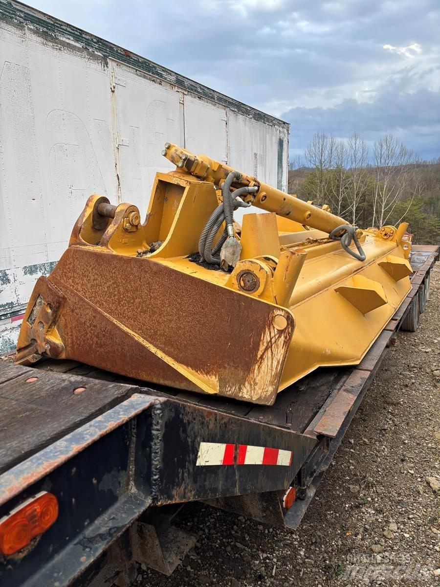 CAT D10R Telaketjupuskutraktorit