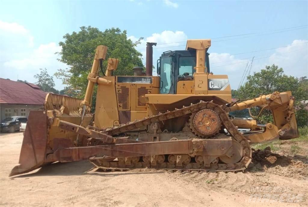 CAT D10T Telaketjupuskutraktorit