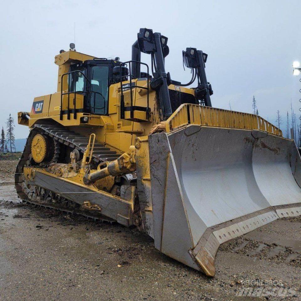 CAT D10T Telaketjupuskutraktorit