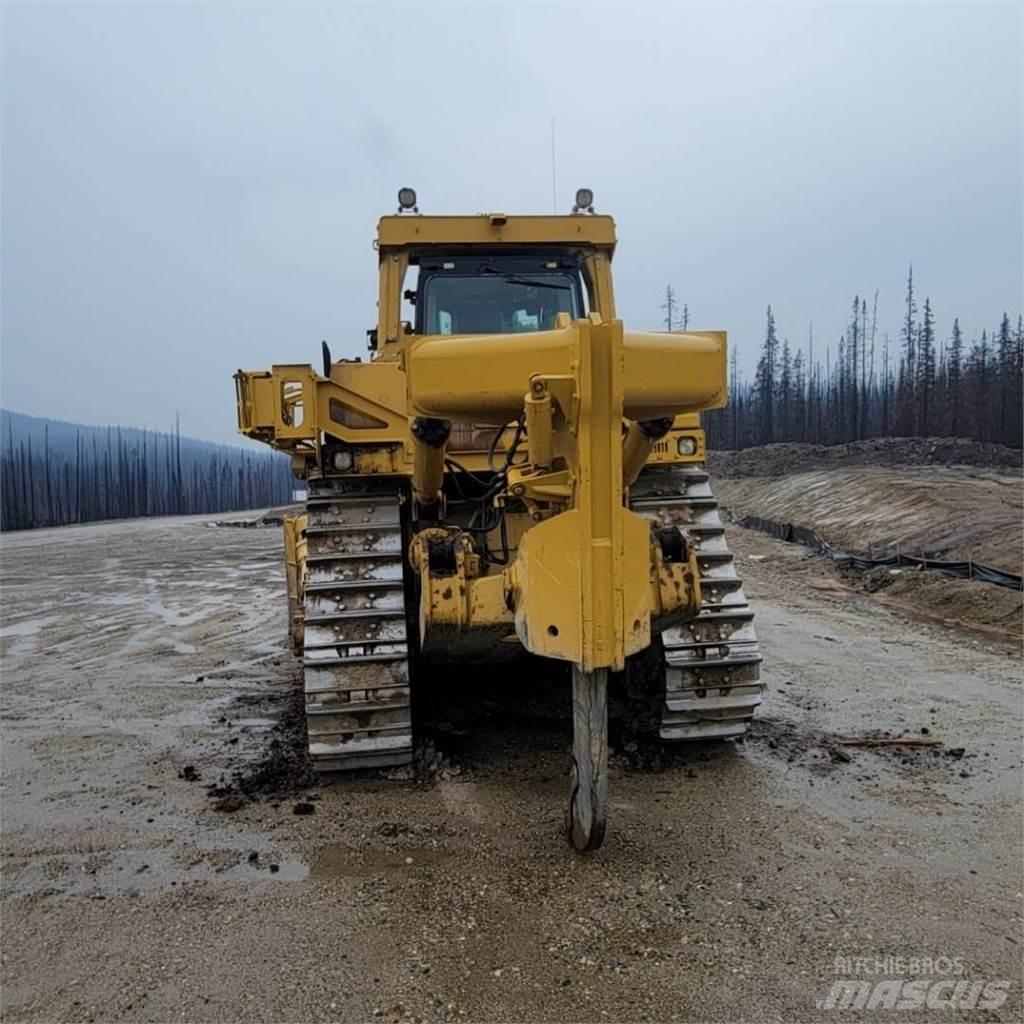 CAT D10T2 Telaketjupuskutraktorit