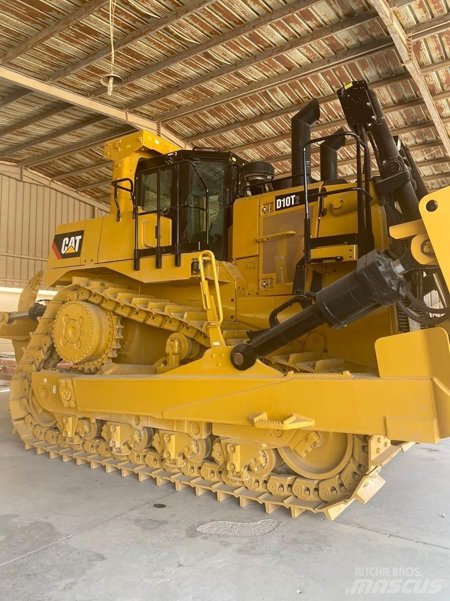 CAT D10T2 Telaketjupuskutraktorit