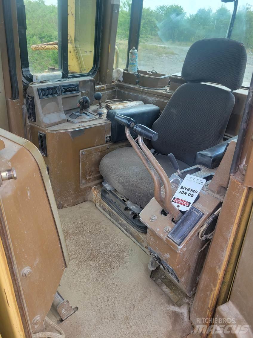 CAT D11N Telaketjupuskutraktorit