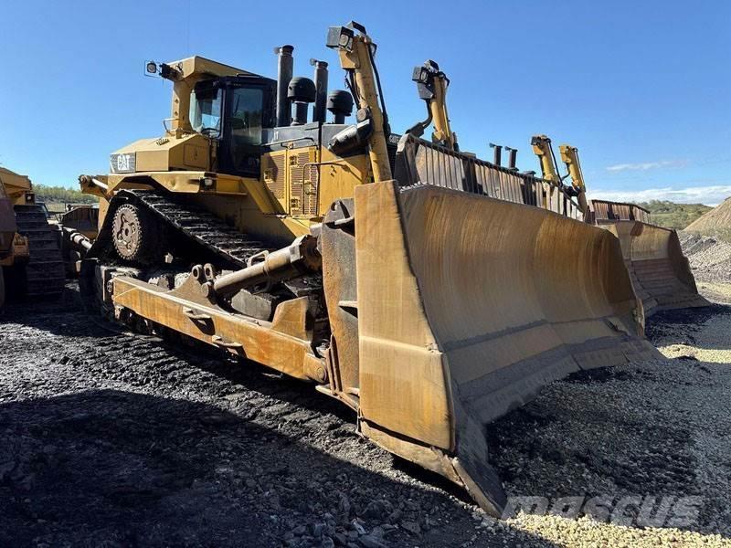 CAT D11T Telaketjupuskutraktorit