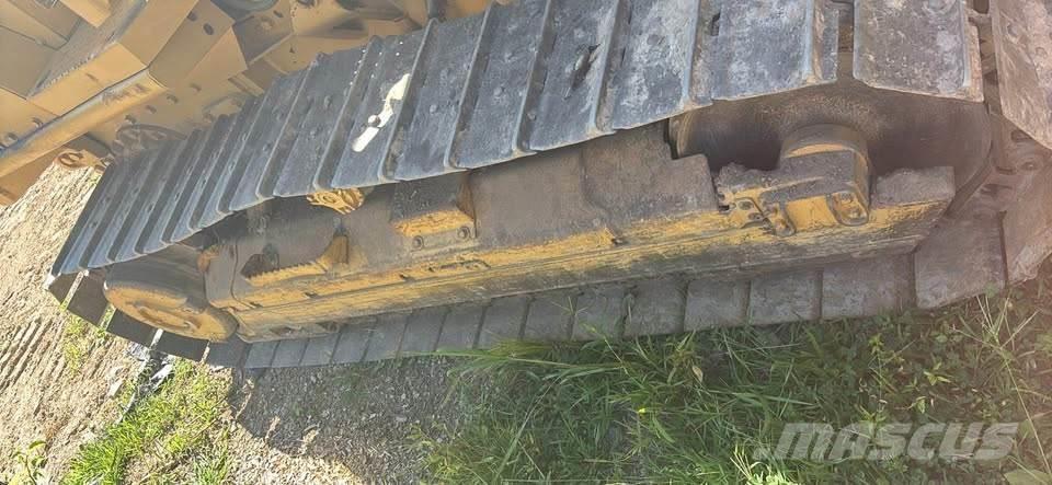 CAT D3C XL Telaketjupuskutraktorit