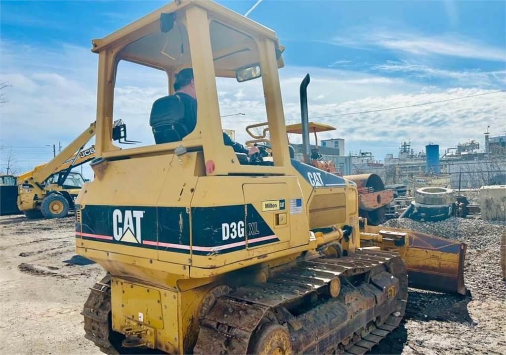 CAT D3G XL Telaketjupuskutraktorit