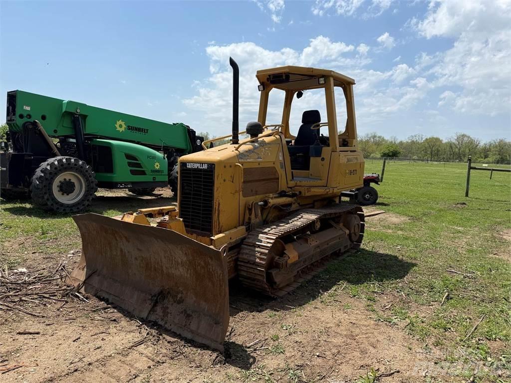 CAT D3G XL Telaketjupuskutraktorit