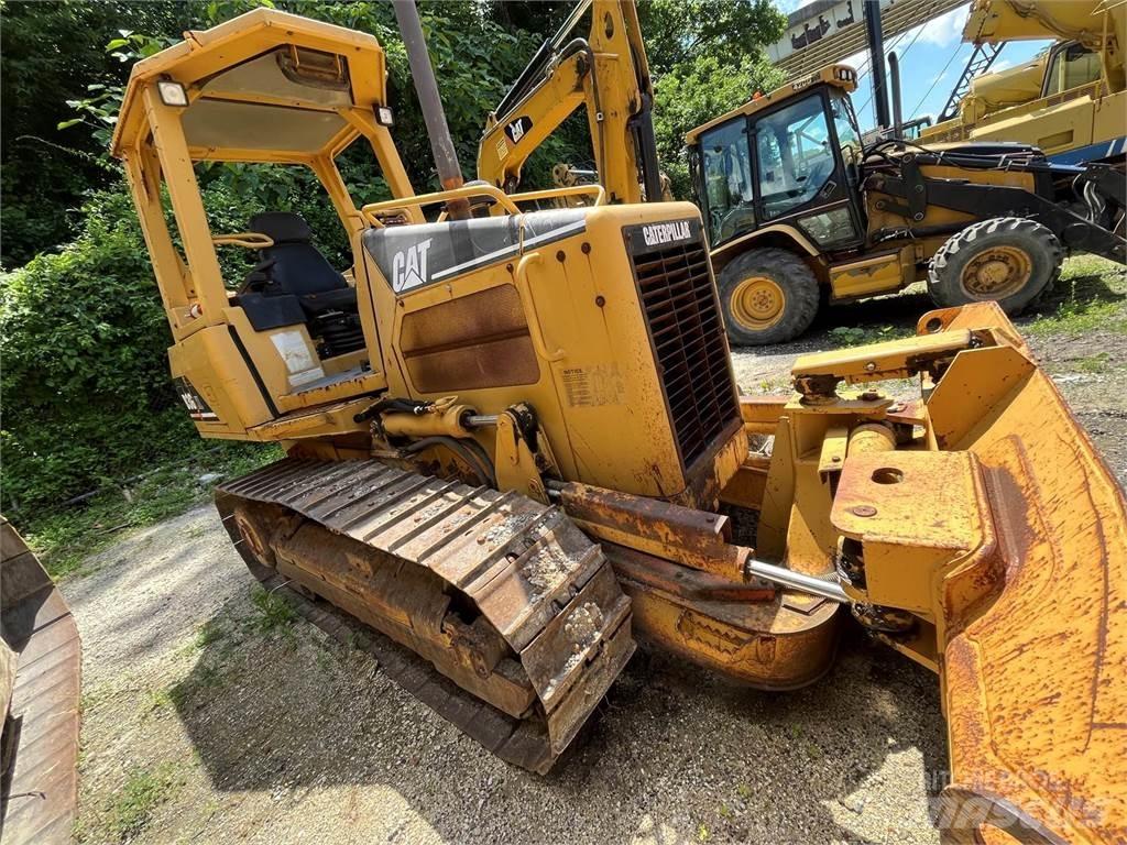 CAT D3G XL Telaketjupuskutraktorit
