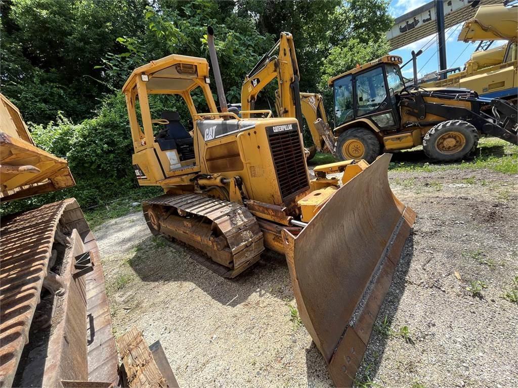 CAT D3G XL Telaketjupuskutraktorit