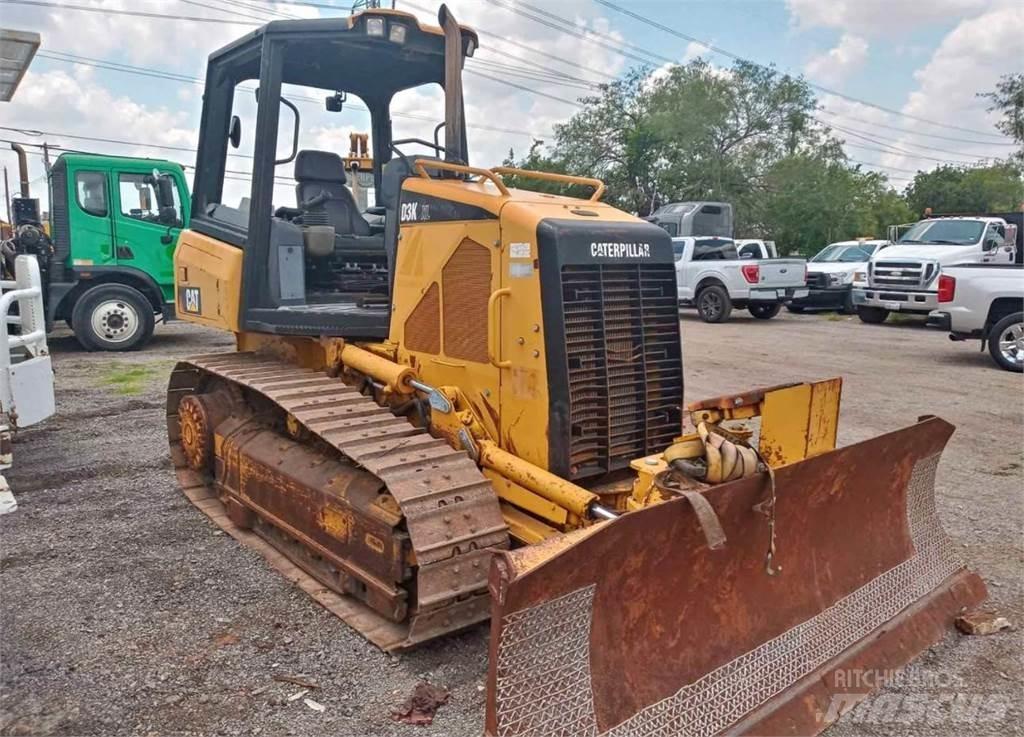 CAT D3K XL Telaketjupuskutraktorit