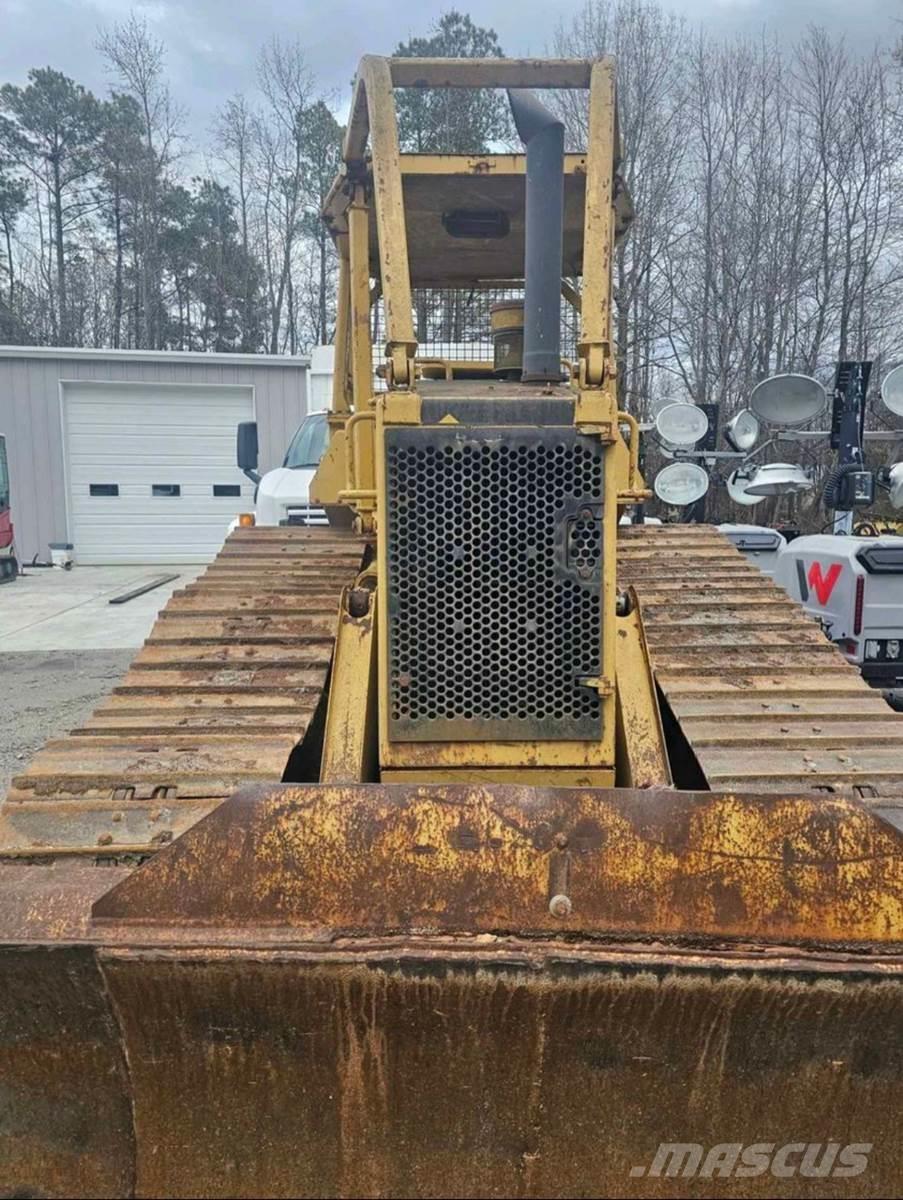 CAT D4H II Telaketjupuskutraktorit