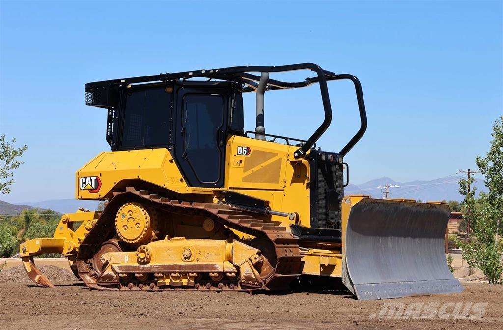 CAT D5 XL Telaketjupuskutraktorit