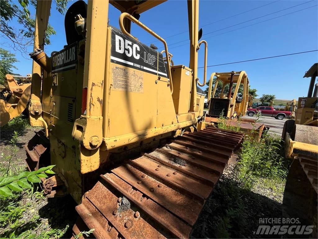 CAT D5C Telaketjupuskutraktorit