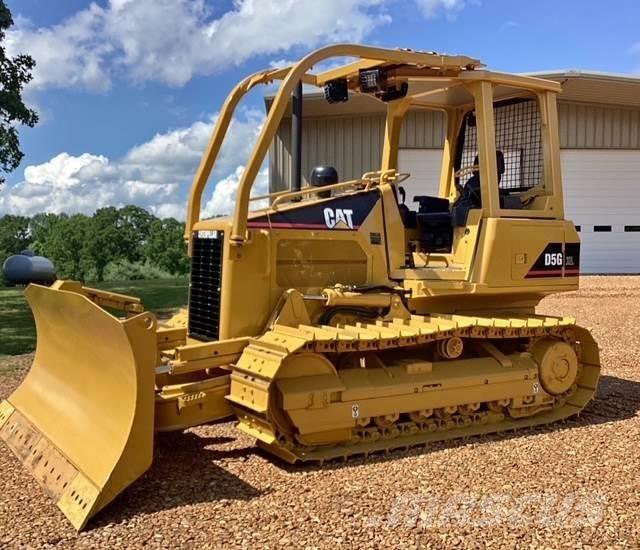 CAT D5G XL Telaketjupuskutraktorit