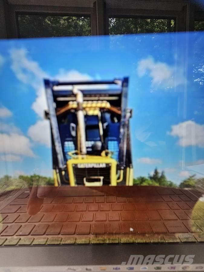 CAT D5G XL Telaketjupuskutraktorit