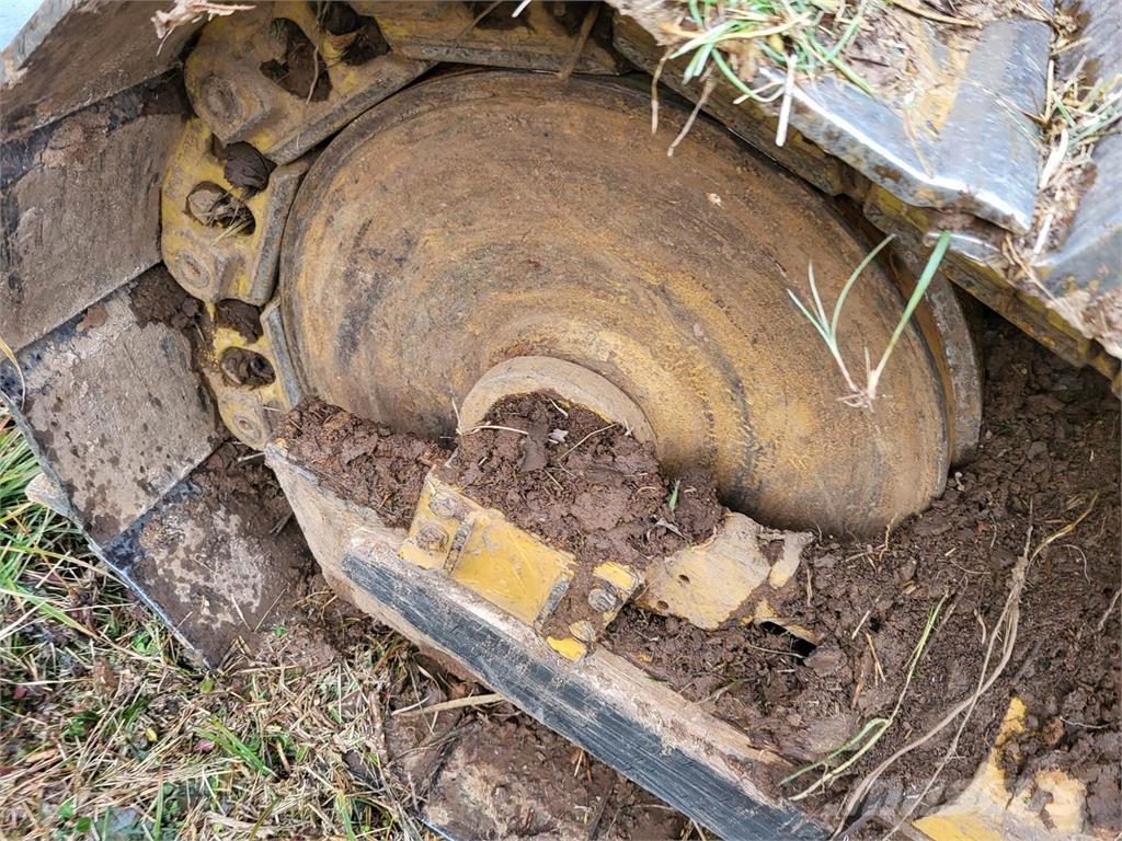 CAT D5G XL Telaketjupuskutraktorit