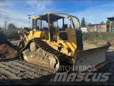 CAT D5H Telaketjupuskutraktorit