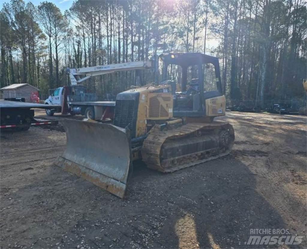 CAT D5K XL Telaketjupuskutraktorit