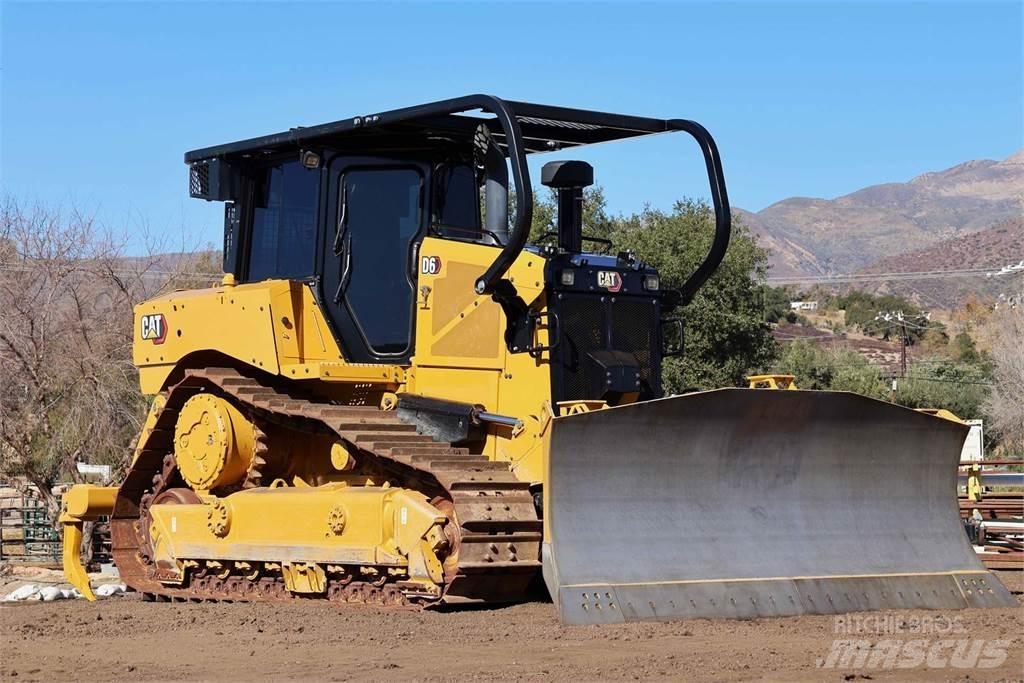 CAT D6 XL Telaketjupuskutraktorit