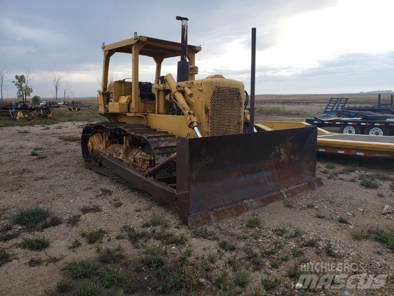 CAT D6C Telaketjupuskutraktorit