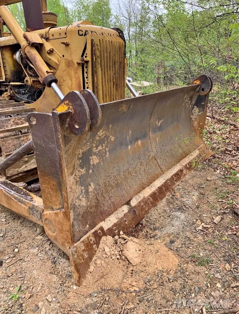 CAT D6C Telaketjupuskutraktorit