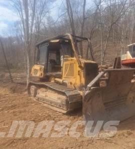 CAT D6K Telaketjupuskutraktorit