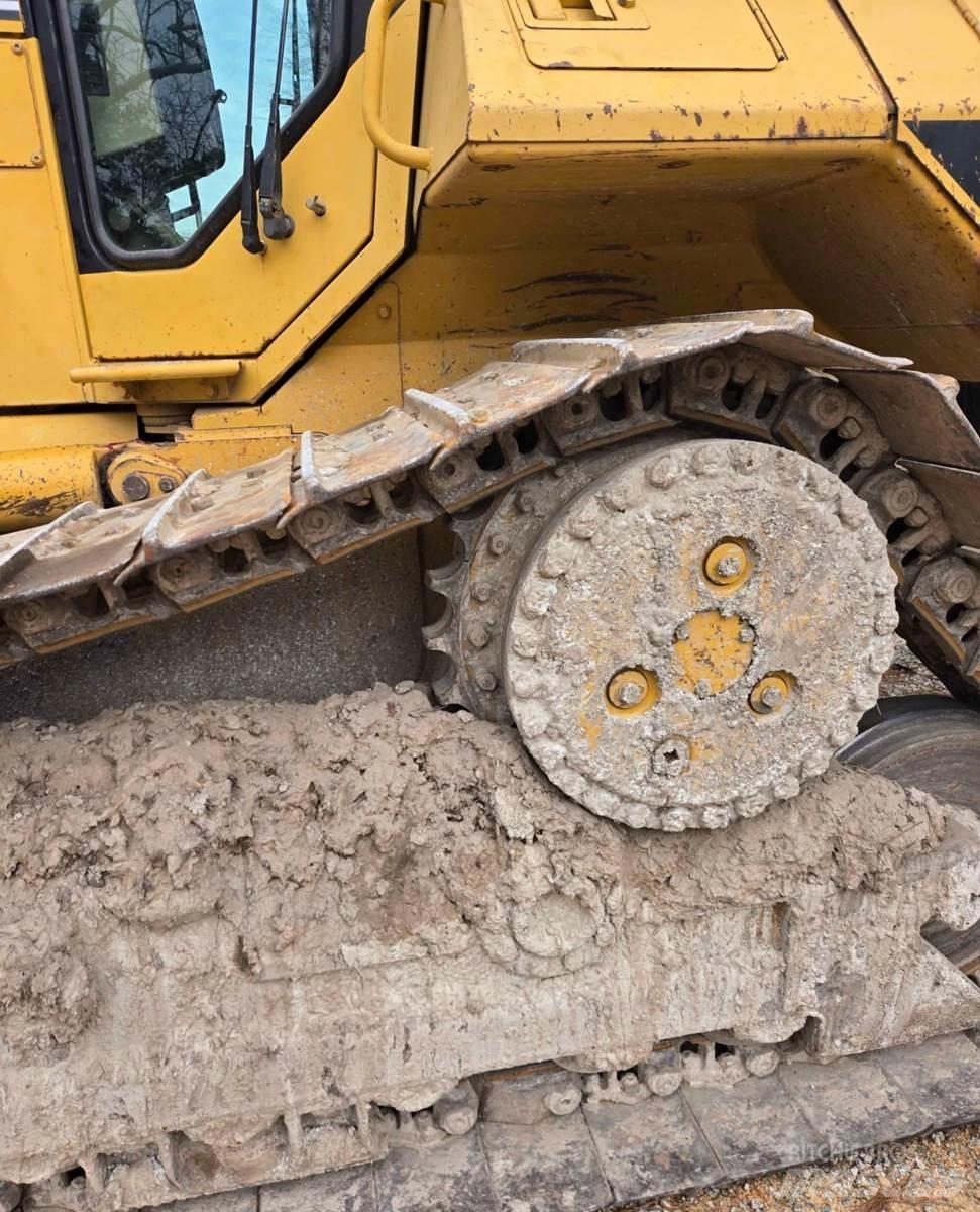 CAT D6M XL Telaketjupuskutraktorit