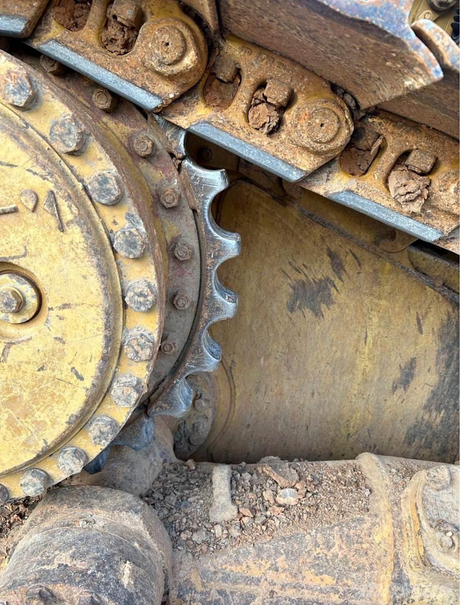 CAT D6M XL Telaketjupuskutraktorit