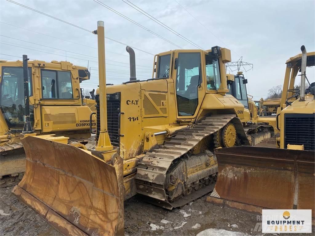 CAT D6N XL Telaketjupuskutraktorit