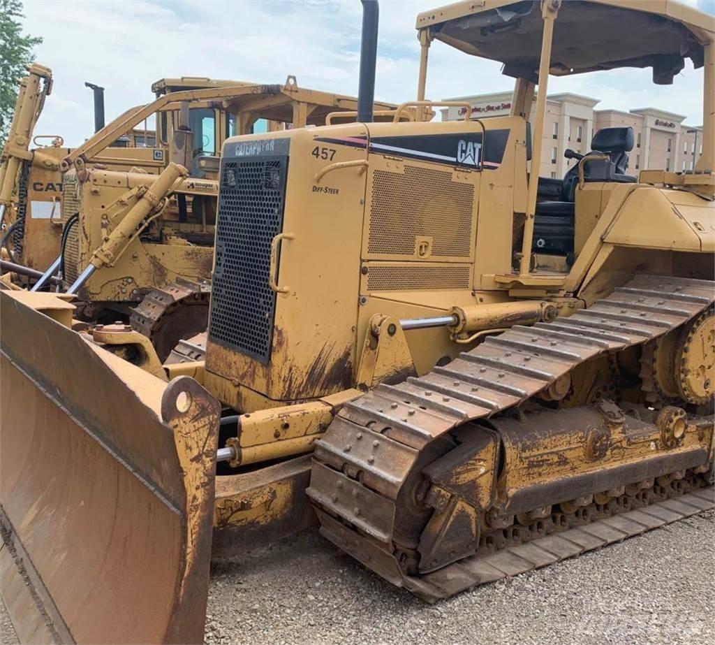 CAT D6N XL Telaketjupuskutraktorit
