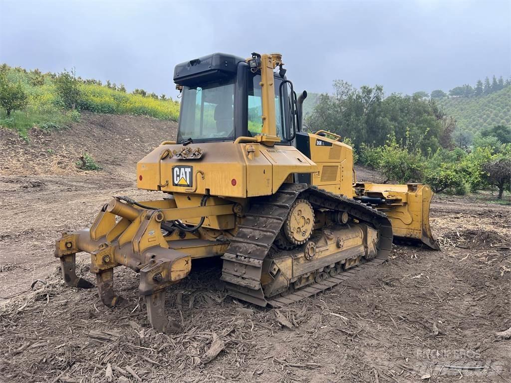CAT D6N XL Telaketjupuskutraktorit