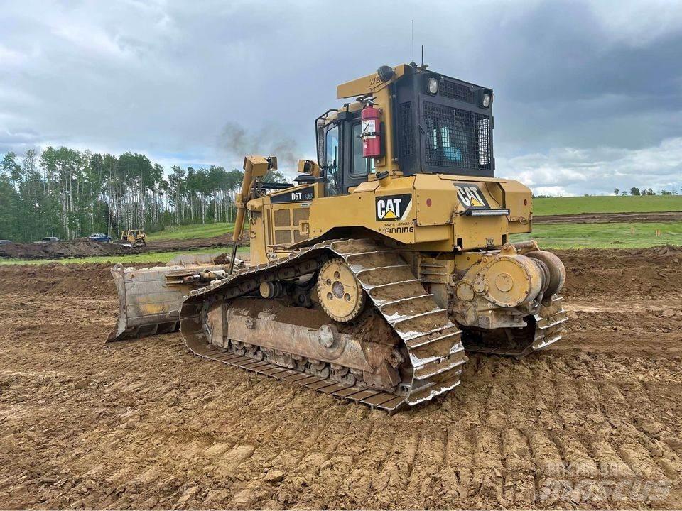 CAT D6T Telaketjupuskutraktorit