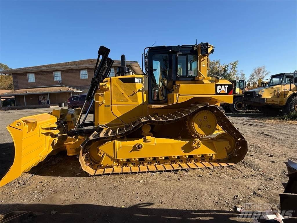 CAT D6T Telaketjupuskutraktorit