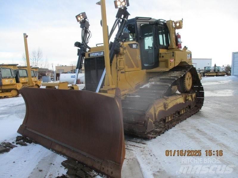 CAT D6T Telaketjupuskutraktorit