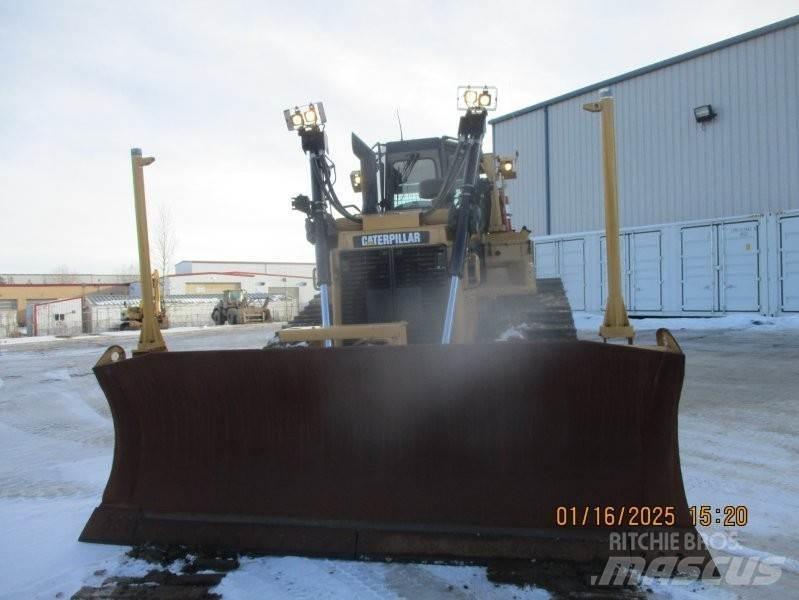 CAT D6T Telaketjupuskutraktorit
