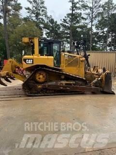 CAT D6T XL Telaketjupuskutraktorit