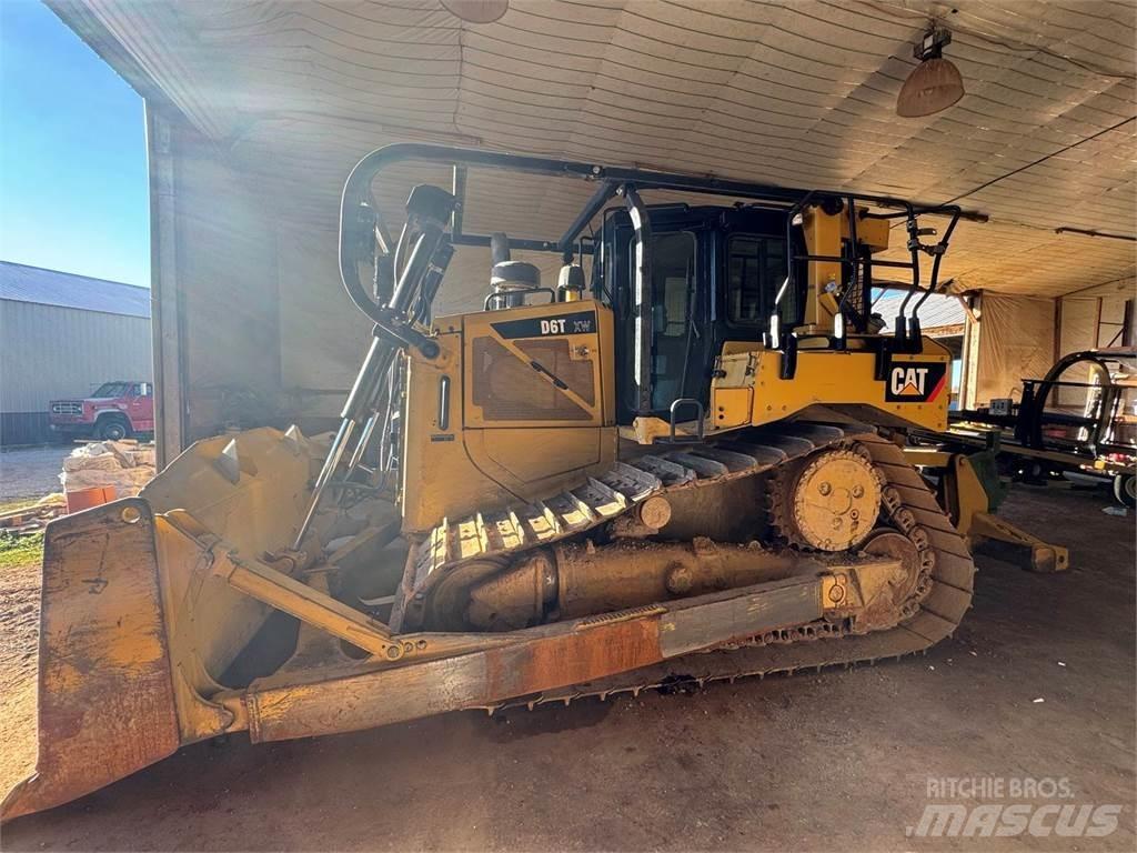 CAT D6T XW Telaketjupuskutraktorit