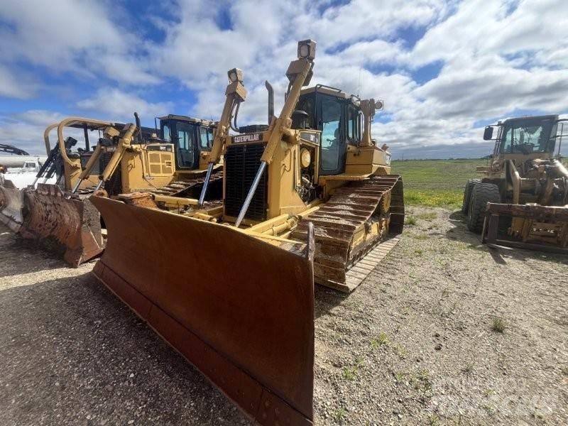 CAT D6T XW Telaketjupuskutraktorit