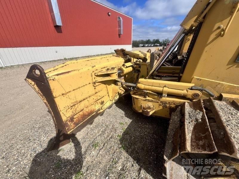 CAT D6T XW Telaketjupuskutraktorit
