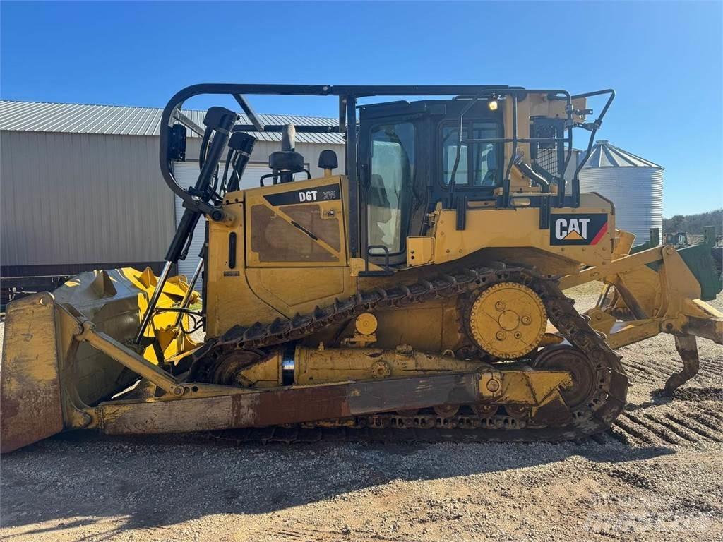 CAT D6T XW Telaketjupuskutraktorit