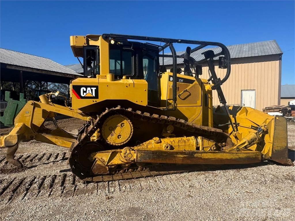 CAT D6T XW Telaketjupuskutraktorit