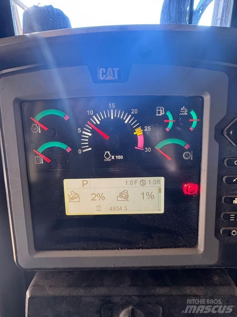 CAT D6T XW Telaketjupuskutraktorit