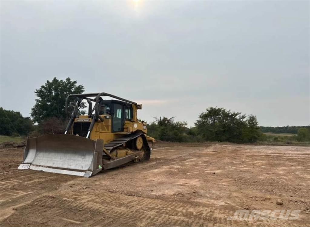 CAT D6T XW Telaketjupuskutraktorit