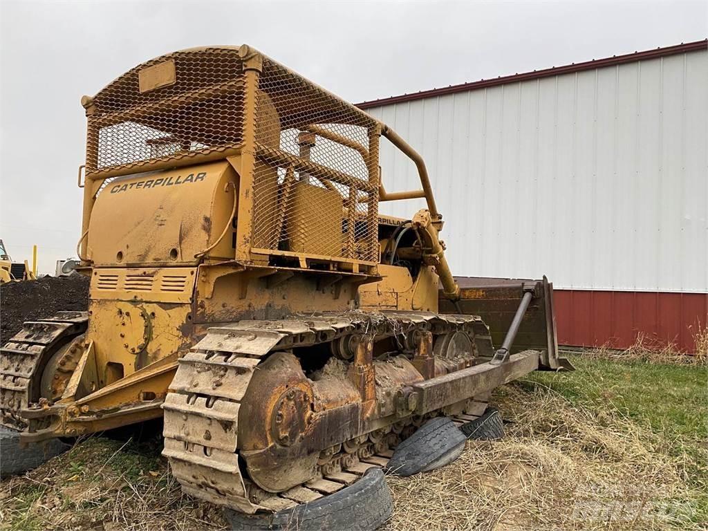 CAT D7E Telaketjupuskutraktorit