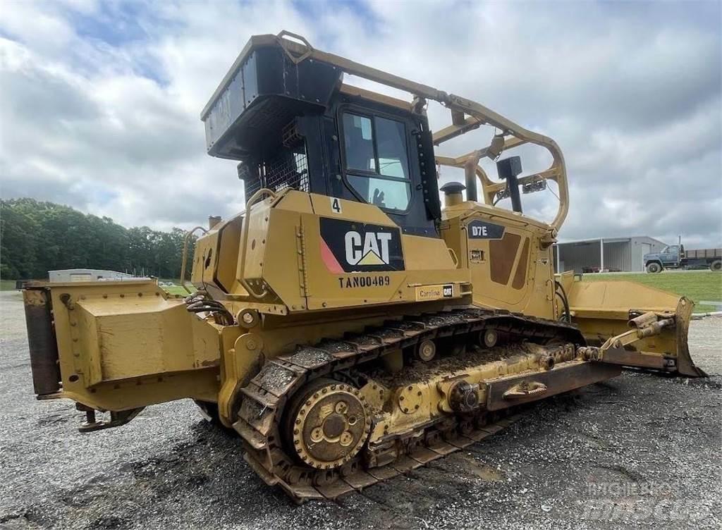 CAT D7E Telaketjupuskutraktorit