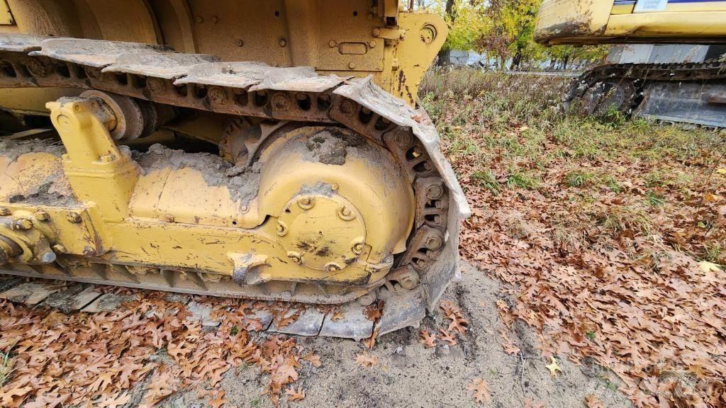 CAT D7F Telaketjupuskutraktorit