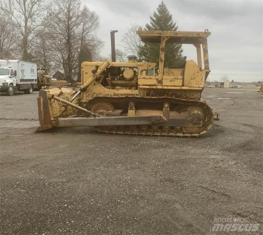 CAT D7F Telaketjupuskutraktorit